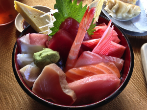 Chirashi. - Wikimedia commons